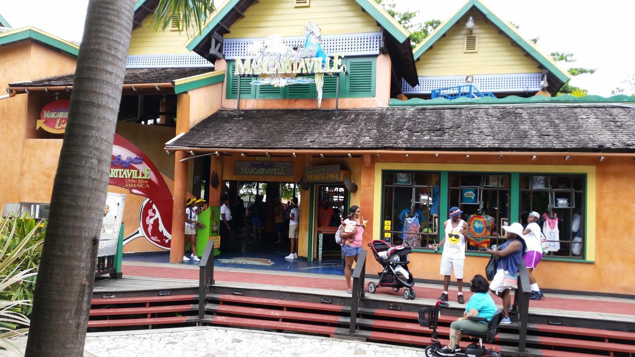 Almond Grove At Sand Castle Ocho Rios Exterior photo