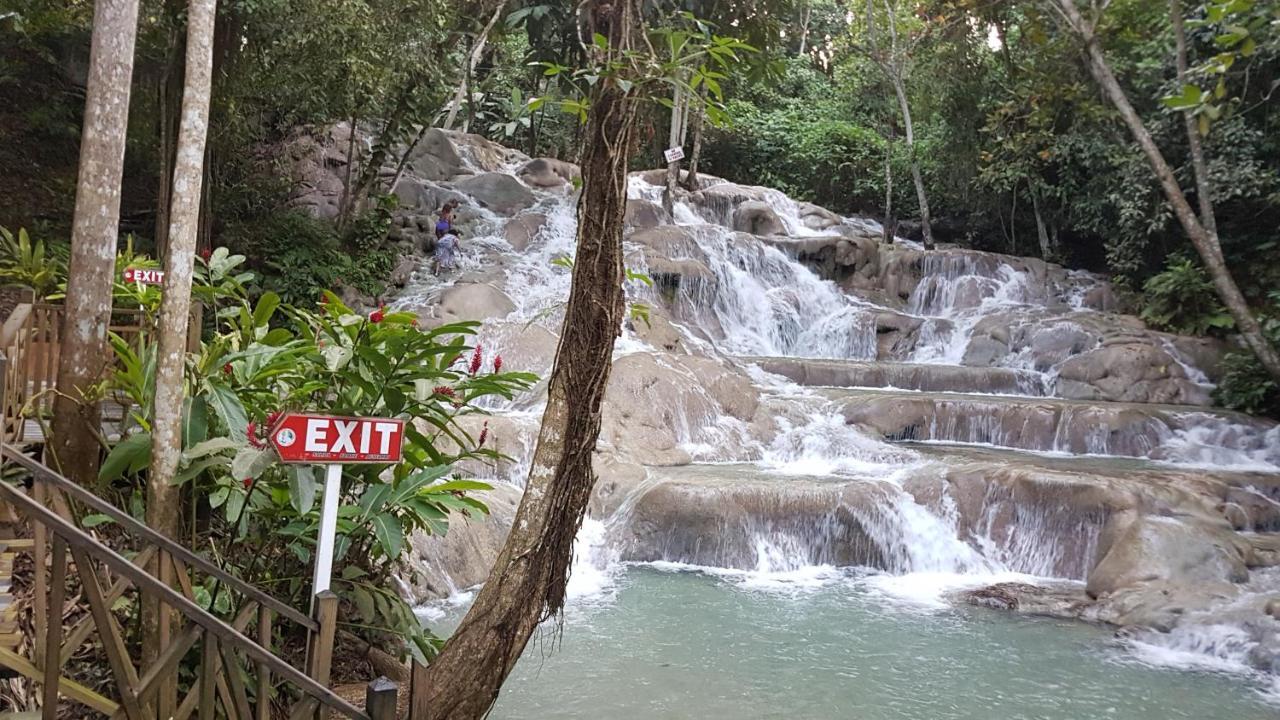 Almond Grove At Sand Castle Ocho Rios Exterior photo